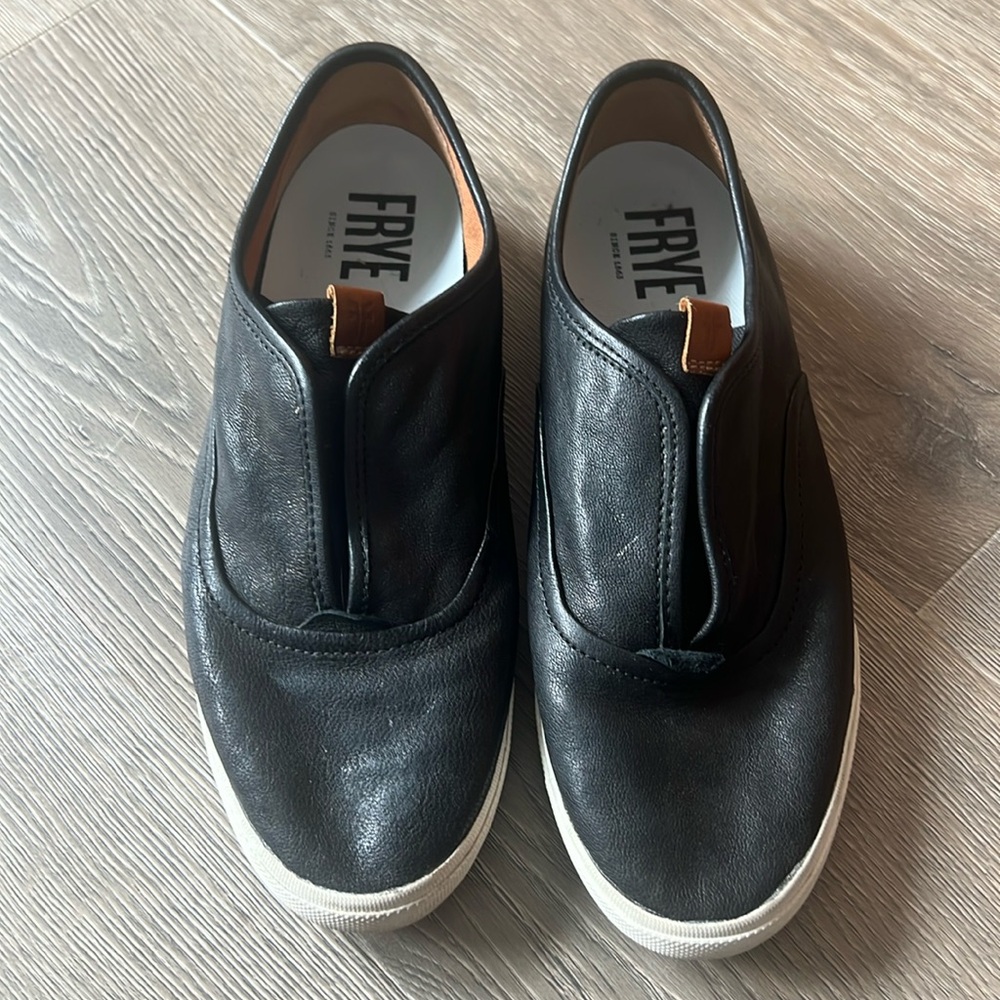 Frye "Maya" CVO Leather Slip On Sneakers in Size 8.5M